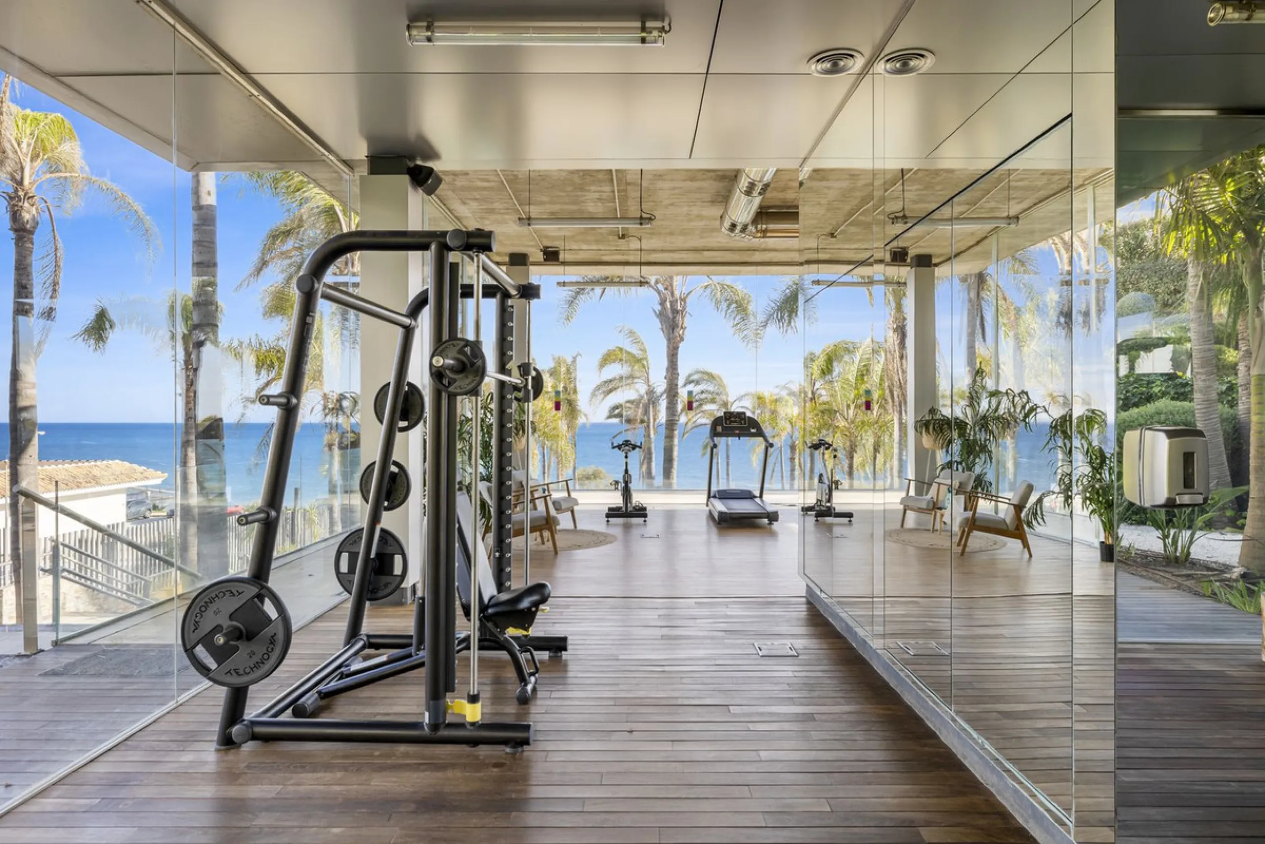 Discover this stylish first-floor apartment in the exclusive El Chaparral area of Mijas Costa, featuring a southwest orientation and a prime location between Fuengirola and La Cala de Mijas.