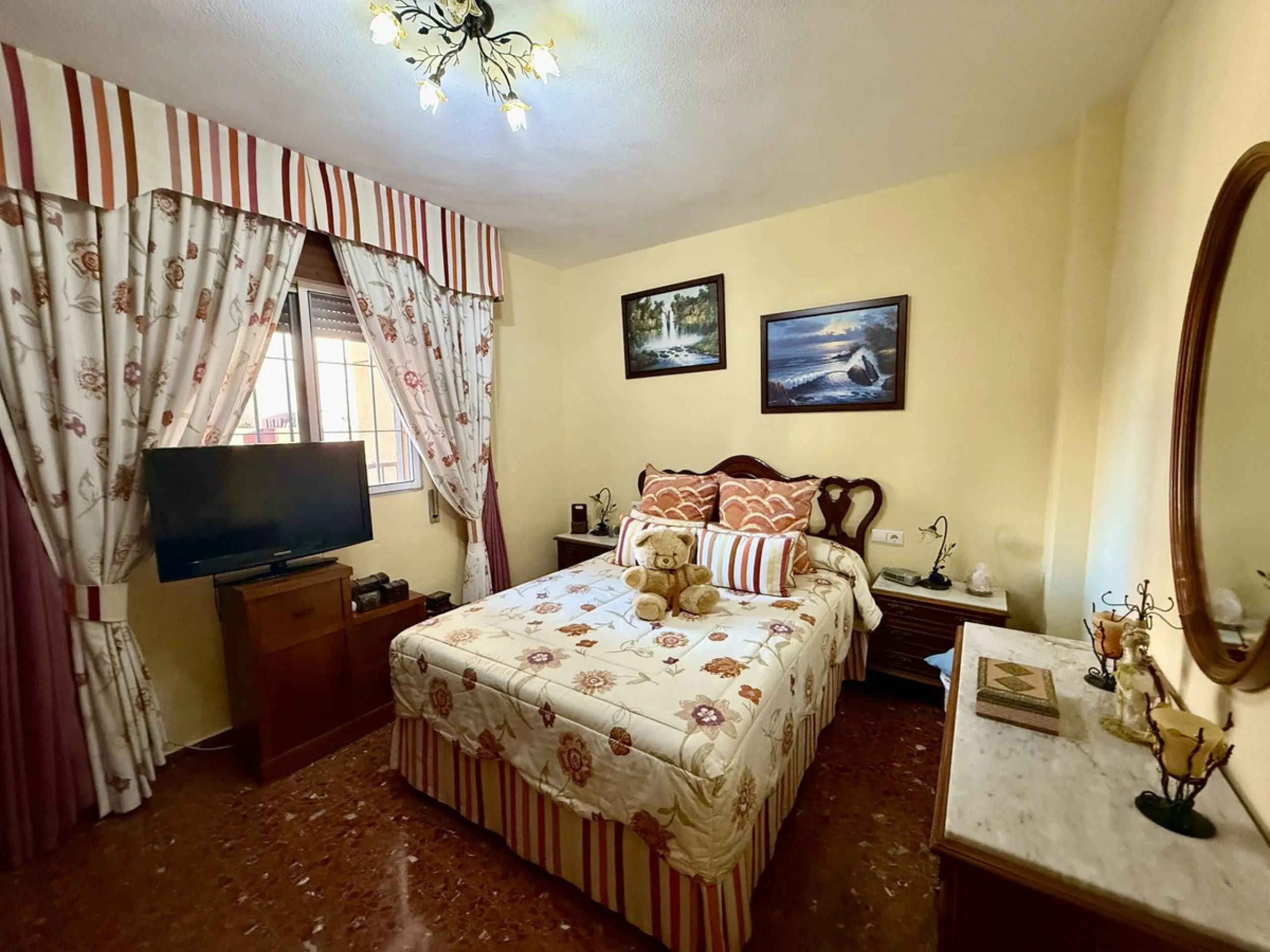 Apartment - Middle Floor Apartment в продаже в Fuengirola, Málaga. В доме 3 спален и 1 ванных комнат. Площадь дома 74 м²