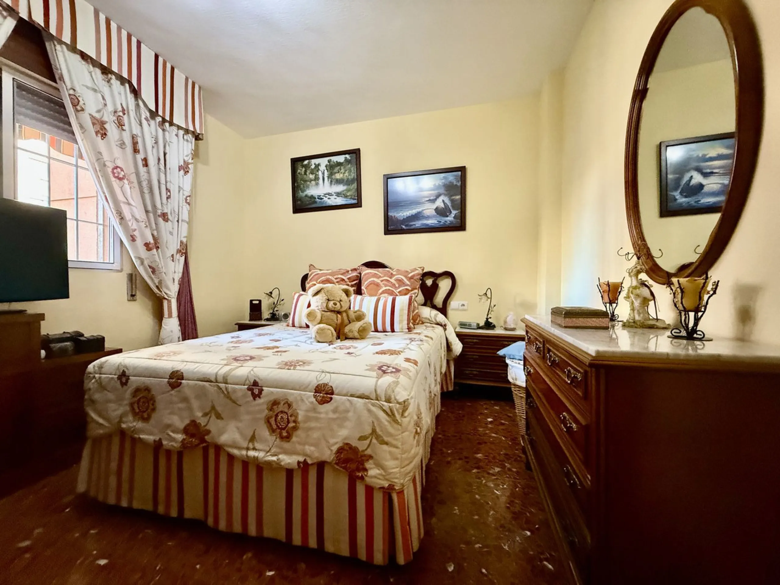 Apartment - Middle Floor Apartment в продаже в Fuengirola, Málaga. В доме 3 спален и 1 ванных комнат. Площадь дома 74 м²