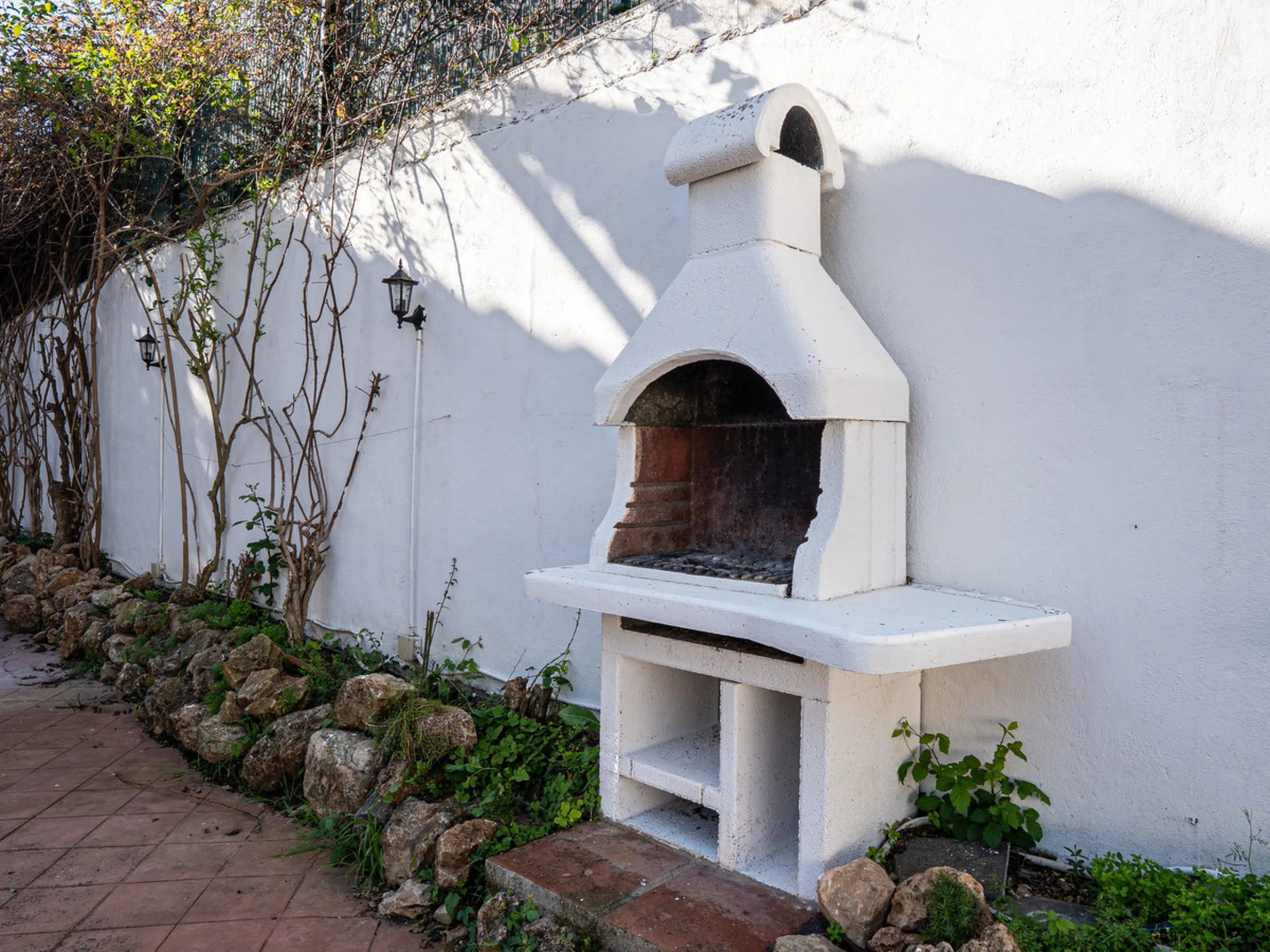 House - Detached Villa в продаже в Marbella, Málaga. В доме 4 спален и 4 ванных комнат. Площадь дома 466 м². Площадь участка 1000 м²