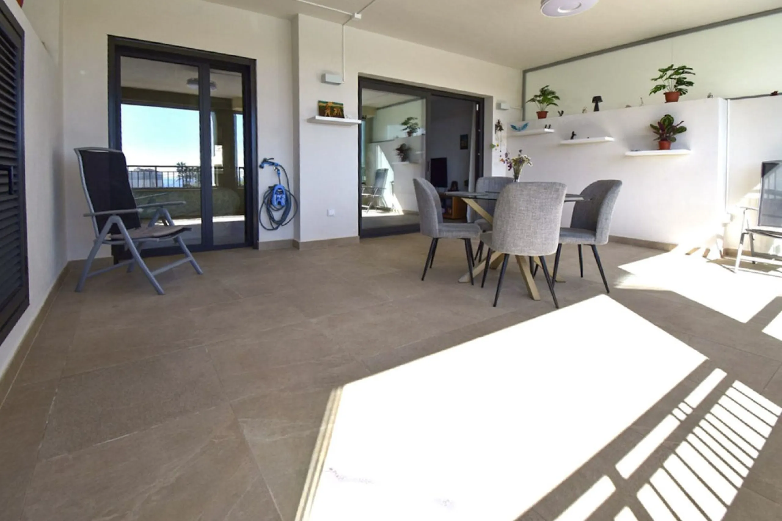 We are delighted to introduce this new contemporary apartment in the popular Solemar development. As you enter, you will find the fully equipped kitchen with all integrated appliances that flow into the spacious lounge and dining area, leading out to the 
