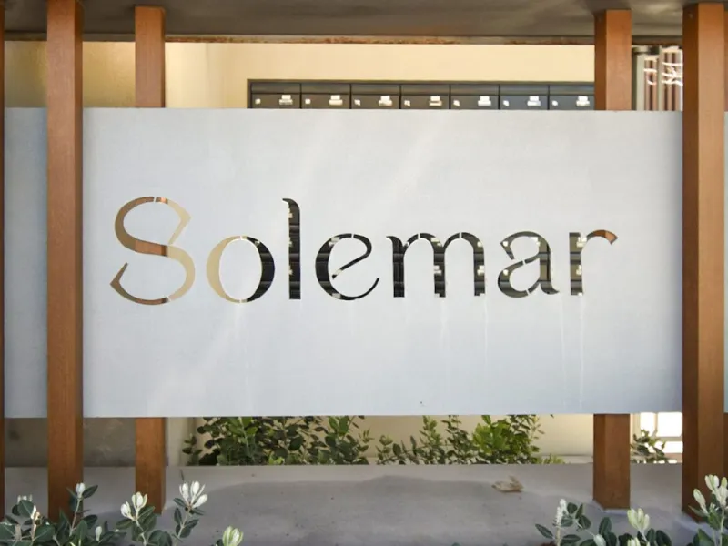 We are delighted to introduce this new contemporary apartment in the popular Solemar development. As you enter, you will find the fully equipped kitchen with all integrated appliances that flow into the spacious lounge and dining area, leading out to the 