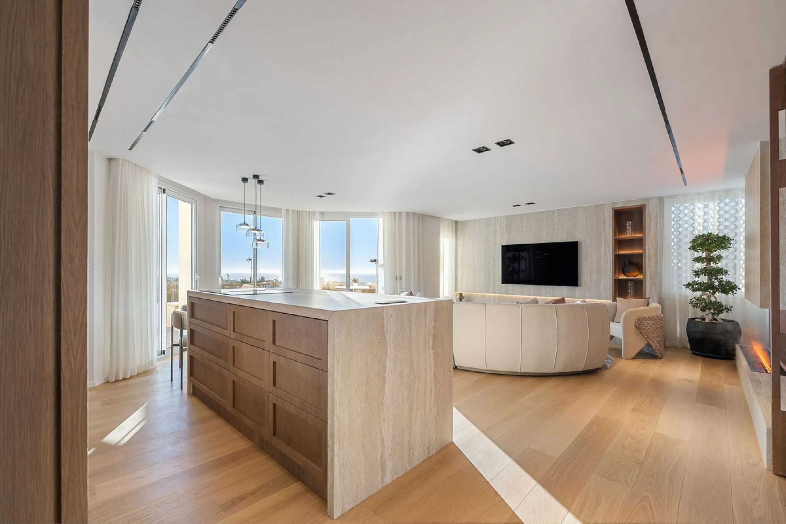 Apartment - Penthouse Duplex в продаже в Marbella, Málaga. В доме 3 спален и 2 ванных комнат. Площадь дома 131 м²