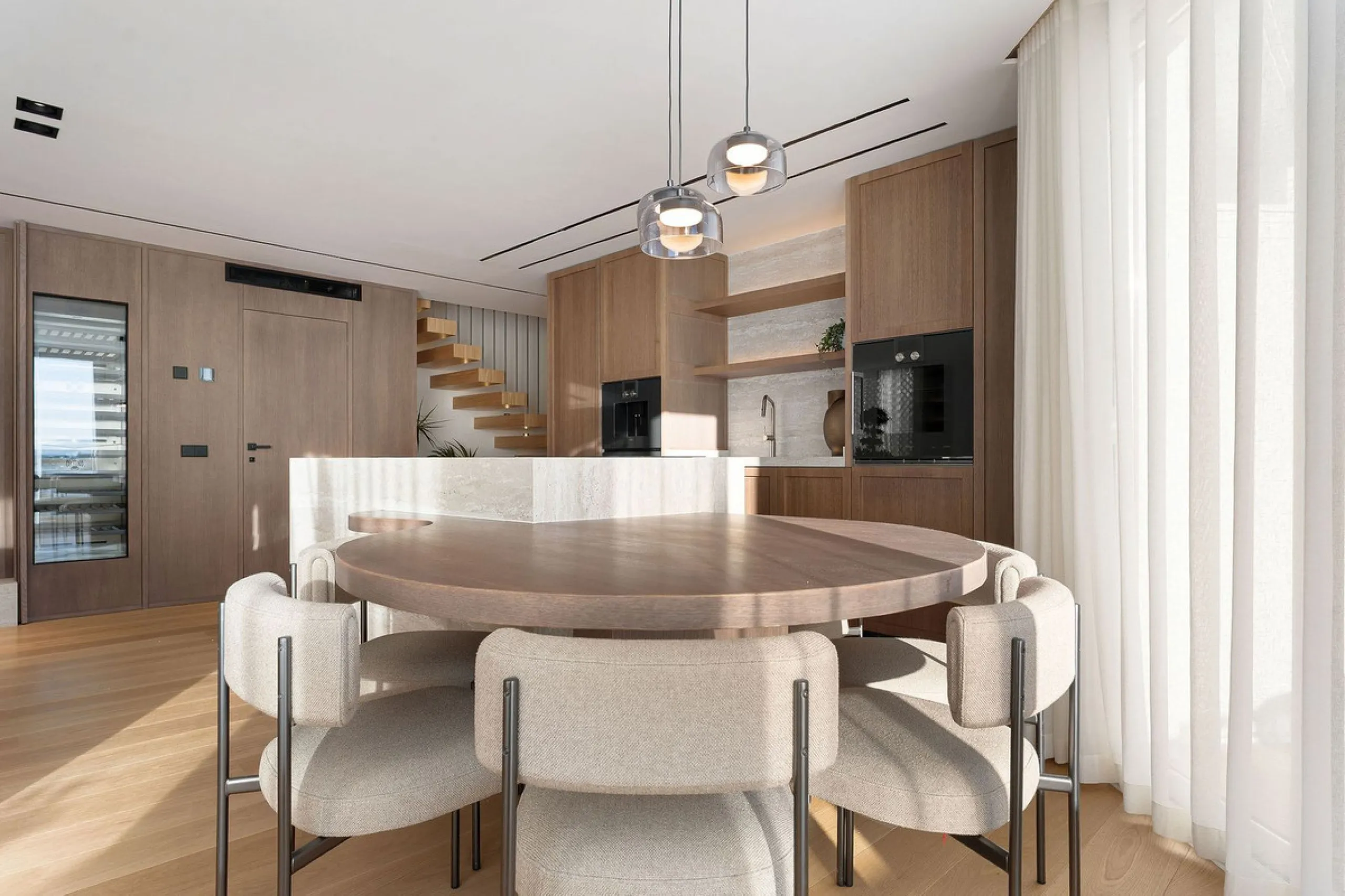 Apartment - Penthouse Duplex в продаже в Marbella, Málaga. В доме 3 спален и 2 ванных комнат. Площадь дома 131 м²