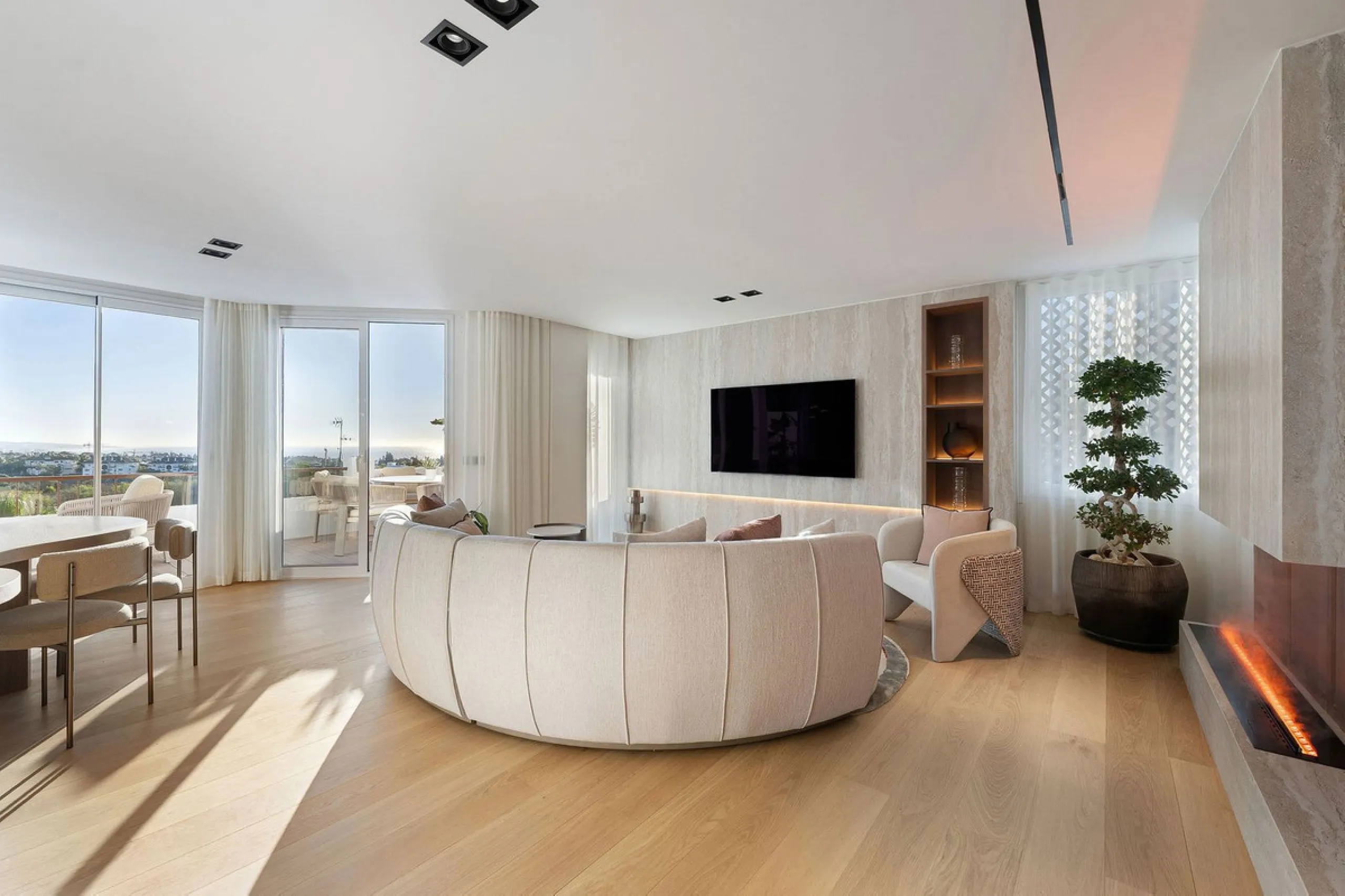 Apartment - Penthouse Duplex в продаже в Marbella, Málaga. В доме 3 спален и 2 ванных комнат. Площадь дома 131 м²