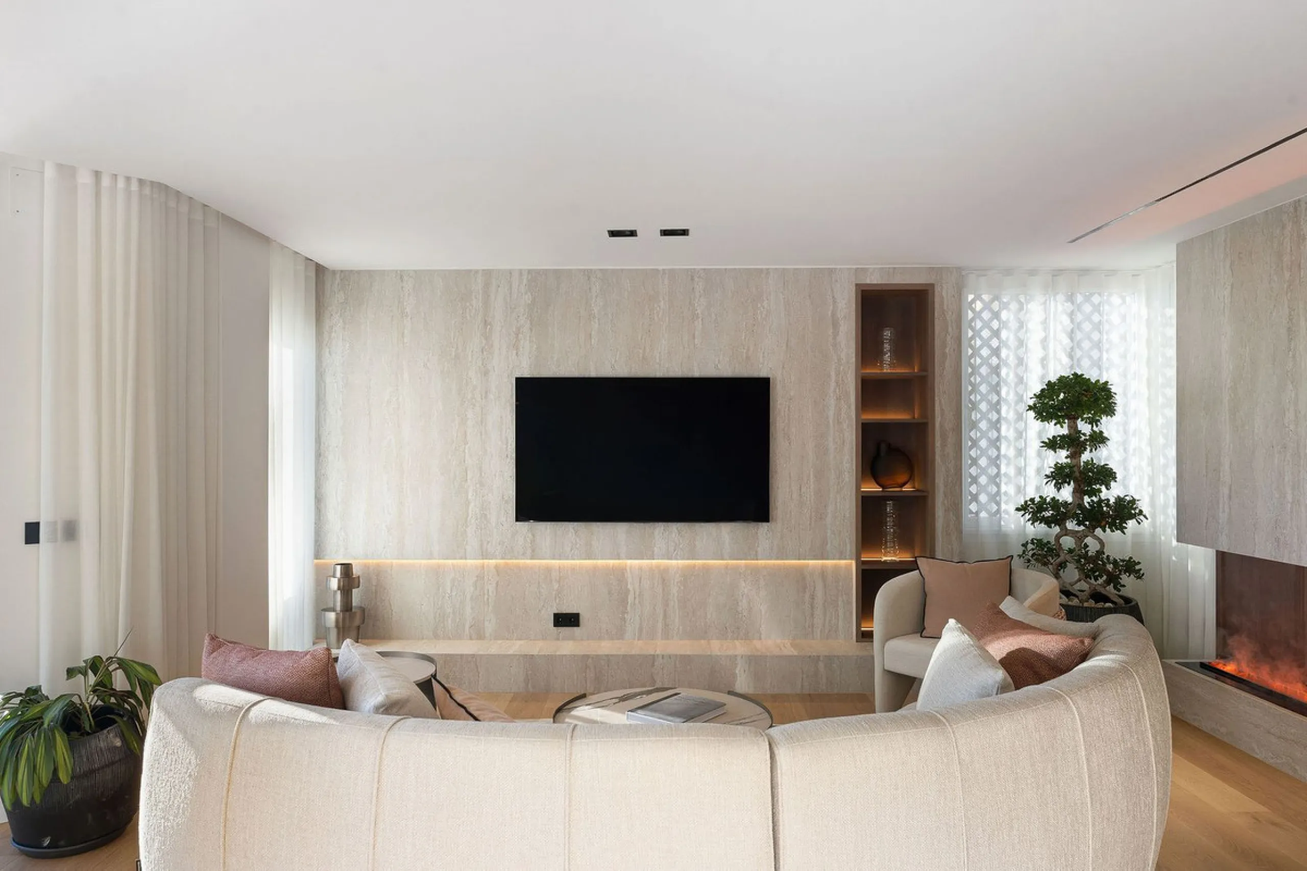 Apartment - Penthouse Duplex в продаже в Marbella, Málaga. В доме 3 спален и 2 ванных комнат. Площадь дома 131 м²