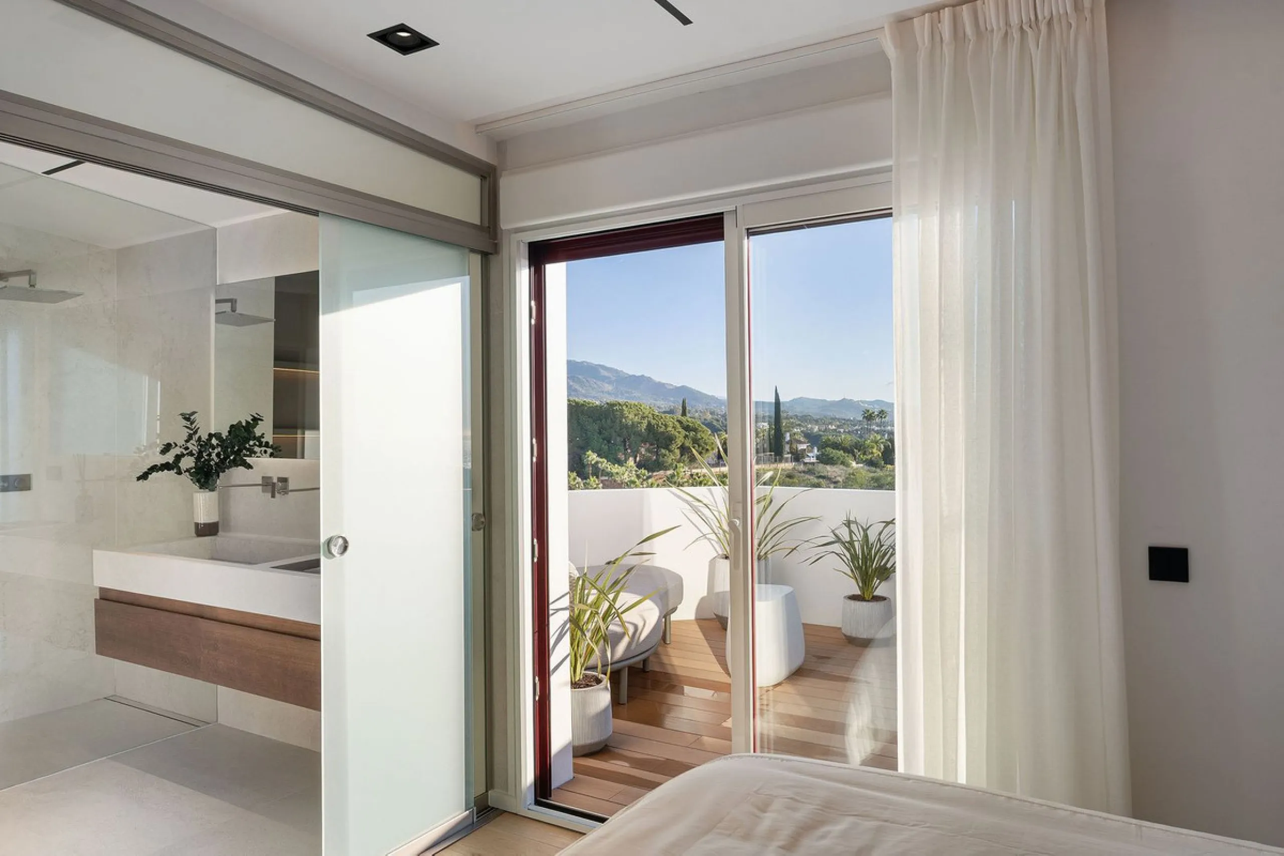 Apartment - Penthouse Duplex в продаже в Marbella, Málaga. В доме 3 спален и 2 ванных комнат. Площадь дома 131 м²