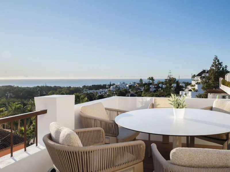 Apartment - Penthouse Duplex в продаже в Marbella, Málaga. В доме 3 спален и 2 ванных комнат. Площадь дома 131 м²
