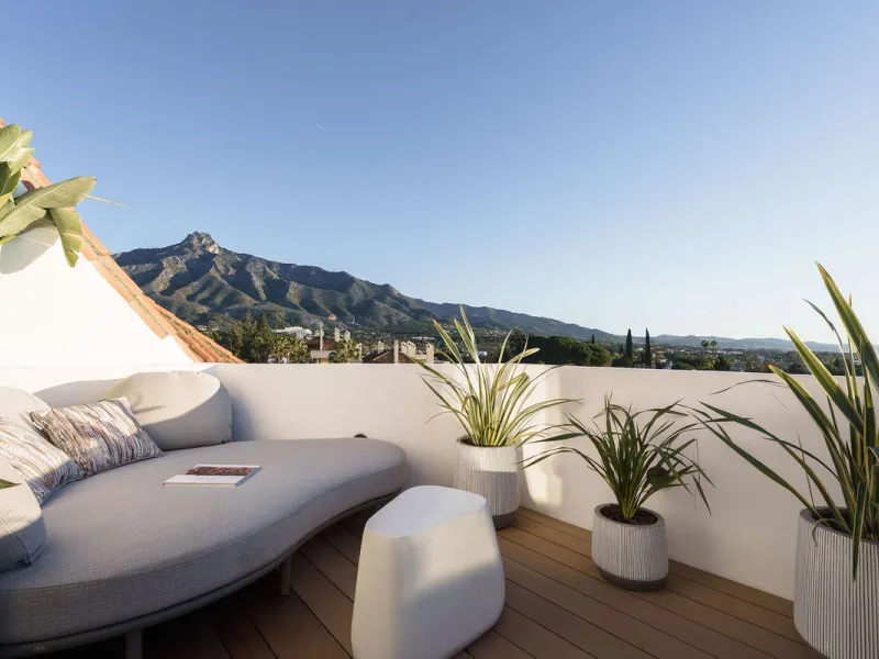 Apartment - Penthouse Duplex в продаже в Marbella, Málaga. В доме 3 спален и 2 ванных комнат. Площадь дома 131 м²