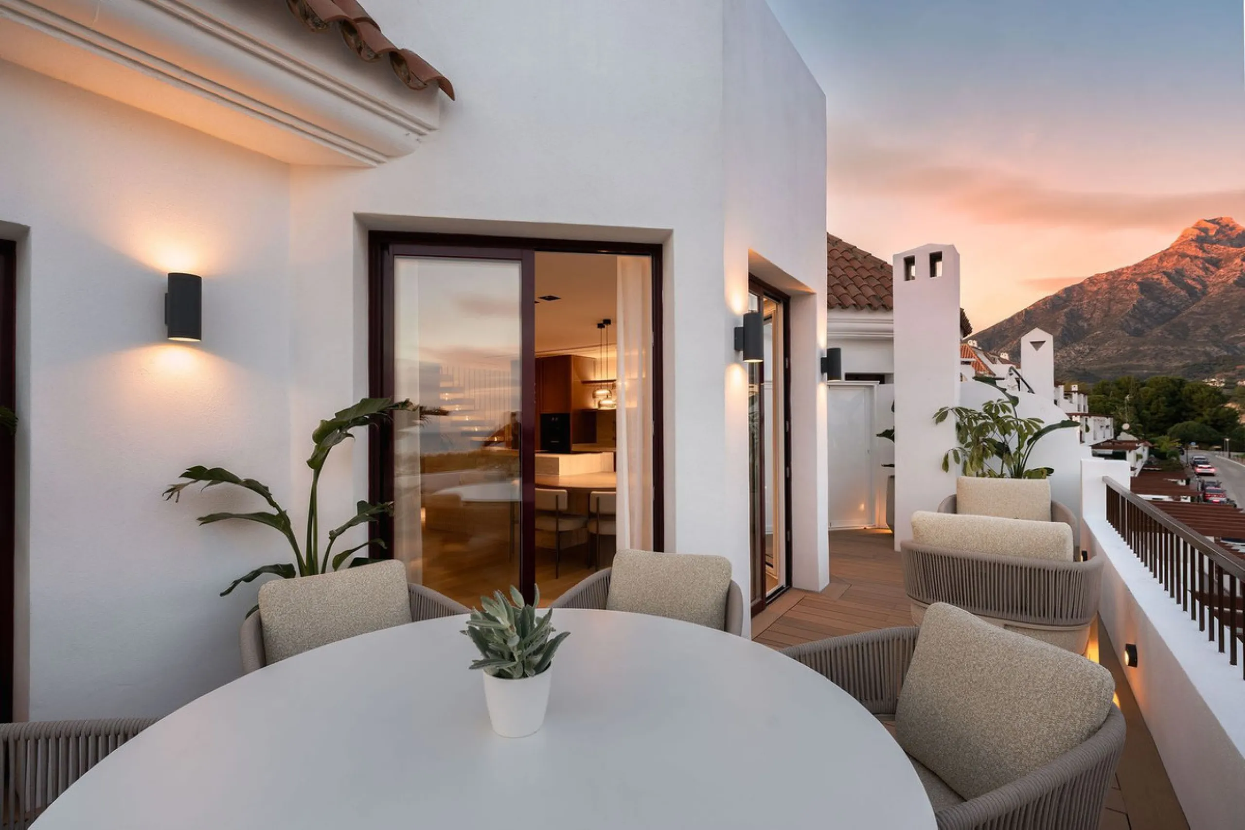 Apartment - Penthouse Duplex в продаже в Marbella, Málaga. В доме 3 спален и 2 ванных комнат. Площадь дома 131 м²