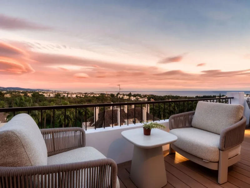 Apartment - Penthouse Duplex в продаже в Marbella, Málaga. В доме 3 спален и 2 ванных комнат. Площадь дома 131 м²
