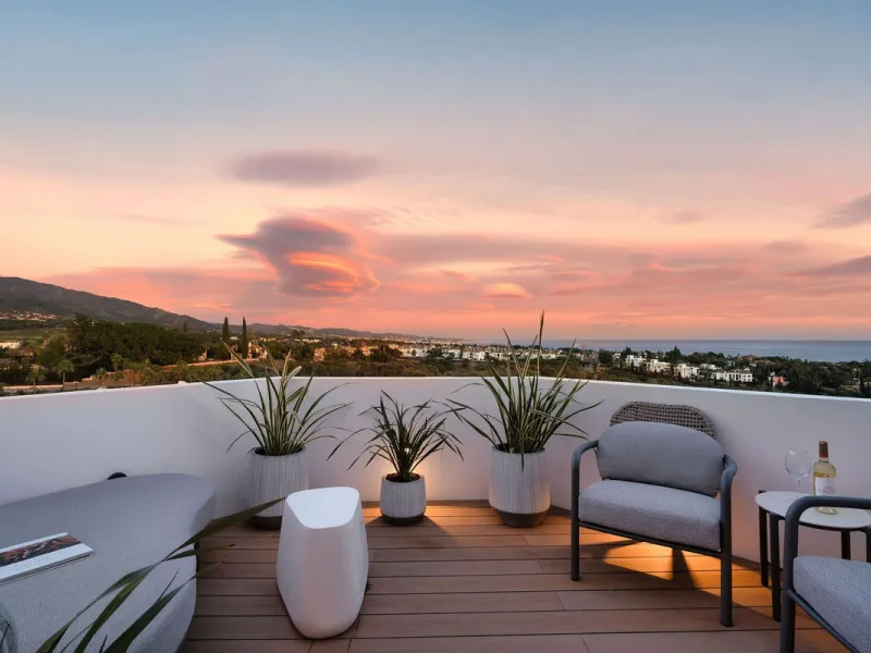 Apartment - Penthouse Duplex в продаже в Marbella, Málaga. В доме 3 спален и 2 ванных комнат. Площадь дома 131 м²