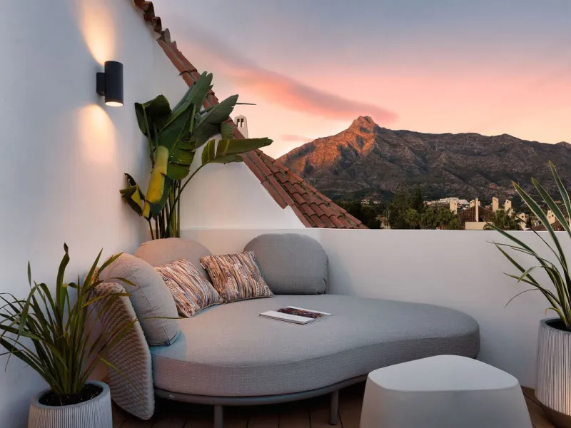Apartment - Penthouse Duplex в продаже в Marbella, Málaga. В доме 3 спален и 2 ванных комнат. Площадь дома 131 м²