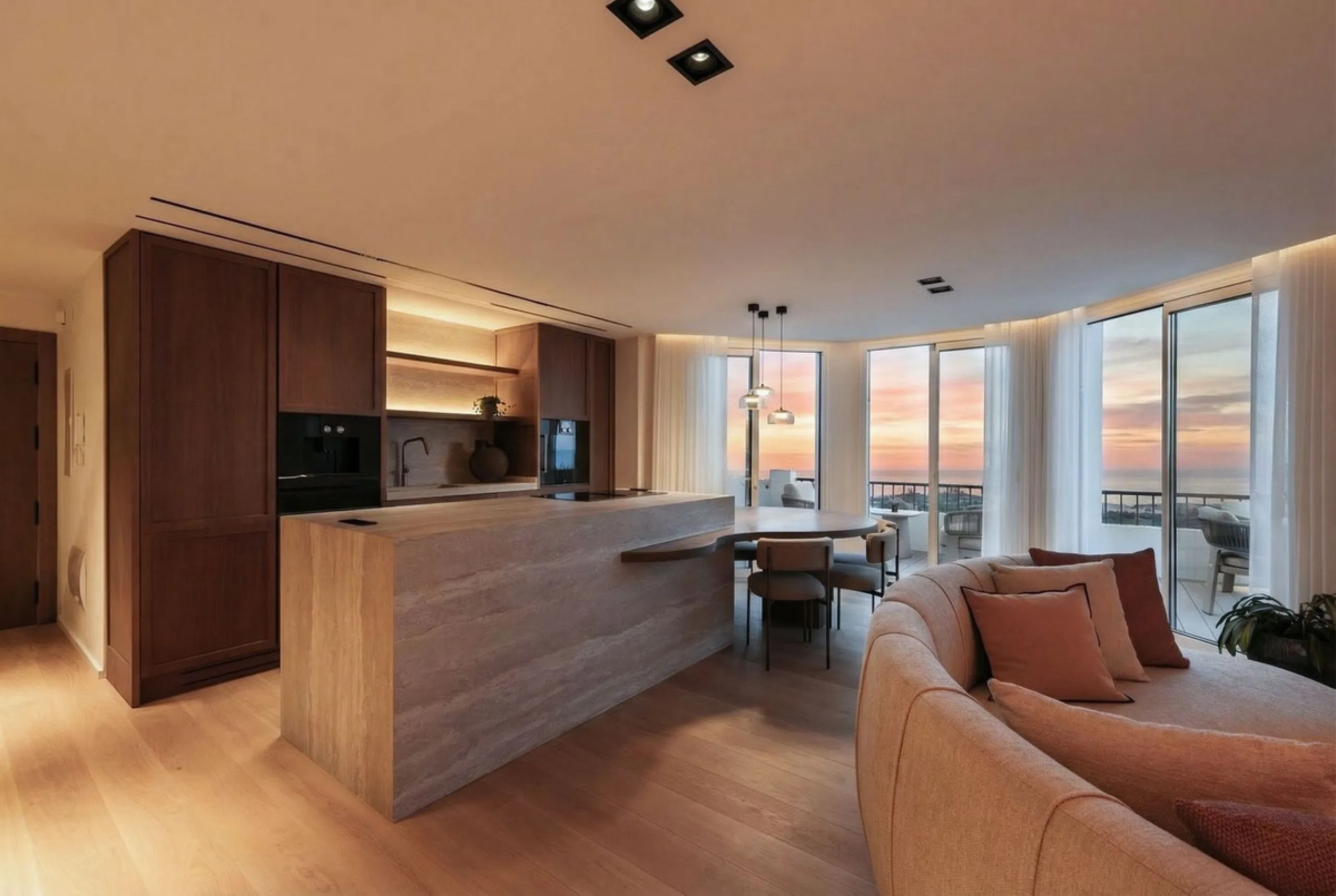 Apartment - Penthouse Duplex в продаже в Marbella, Málaga. В доме 3 спален и 2 ванных комнат. Площадь дома 131 м²