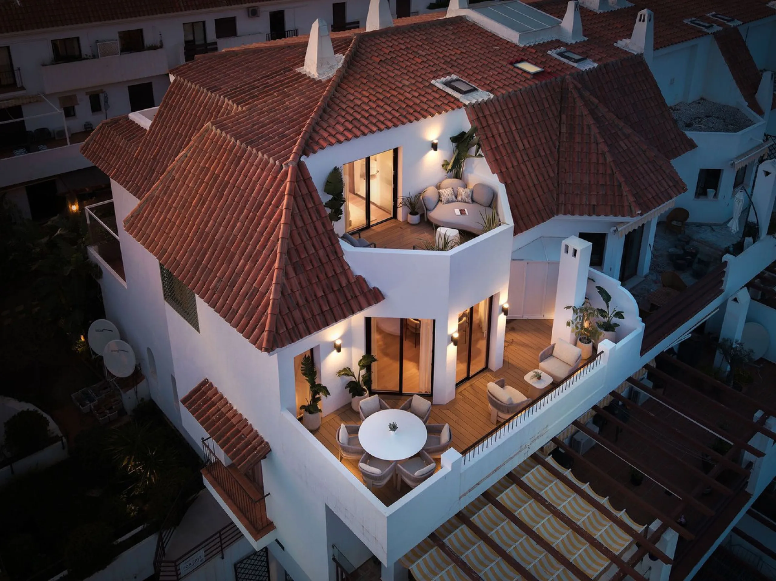 Apartment - Penthouse Duplex в продаже в Marbella, Málaga. В доме 3 спален и 2 ванных комнат. Площадь дома 131 м²