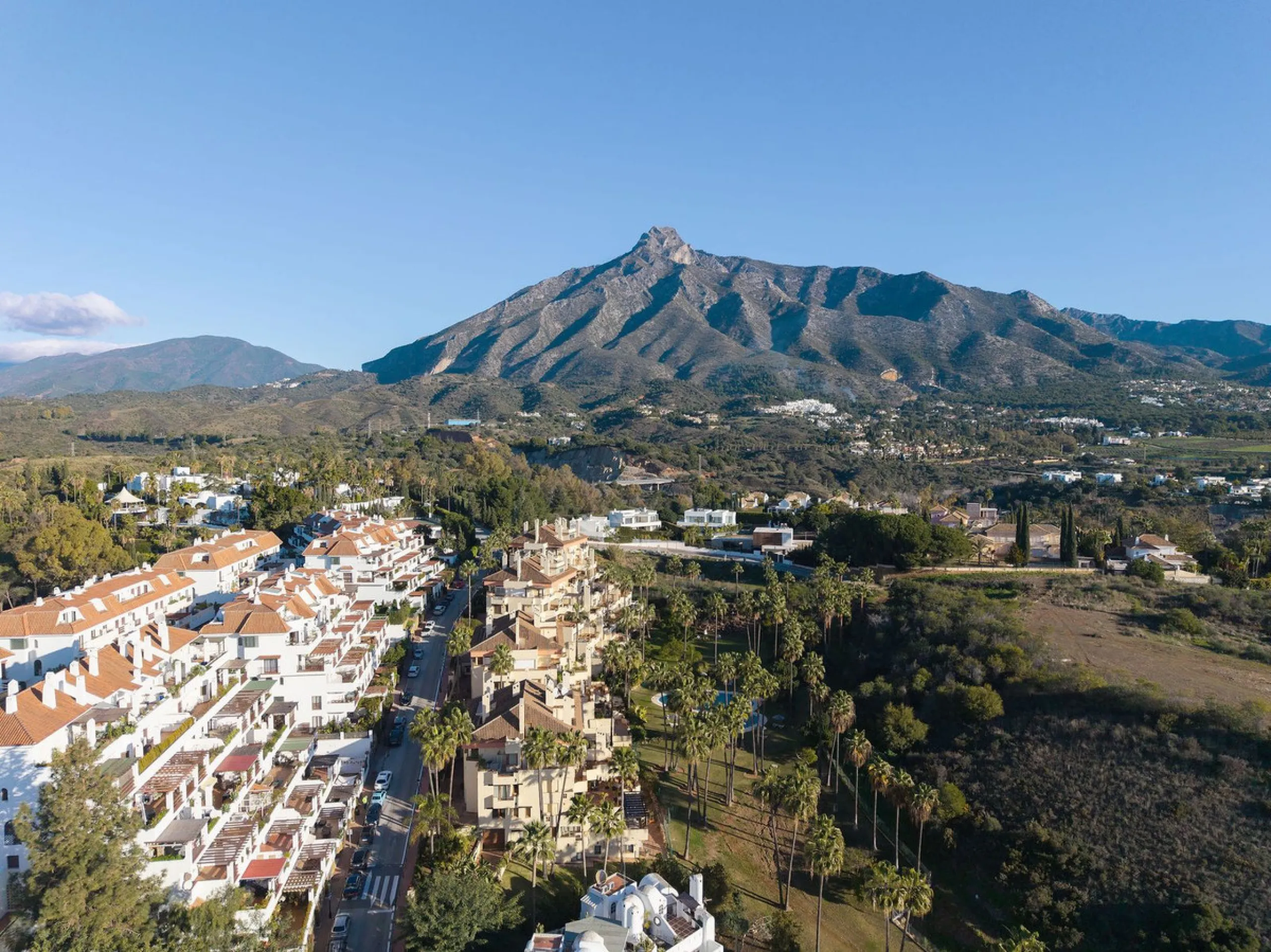 Apartment - Penthouse Duplex в продаже в Marbella, Málaga. В доме 3 спален и 2 ванных комнат. Площадь дома 131 м²