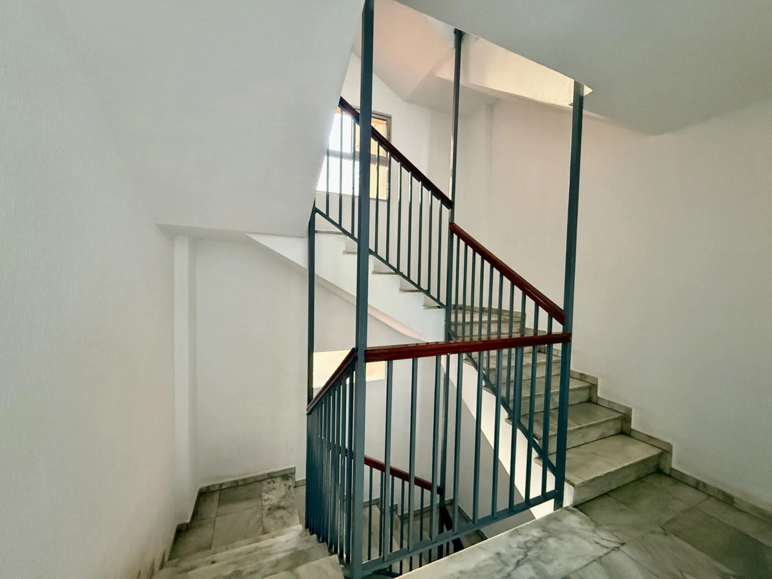 Apartment - Middle Floor Apartment в продаже в Fuengirola, Málaga. В доме 3 спален и 1 ванных комнат. Площадь дома 74 м²