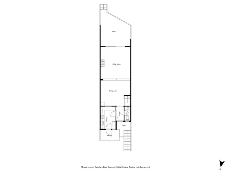 This well presented three-bedroom townhouse spans three spacious levels, combining comfort, space, and a great location in the heart of Nueva Andalucía. A wide selection of restaurants, cafés, bars, and boutiques are within walking distance, while Puerto 