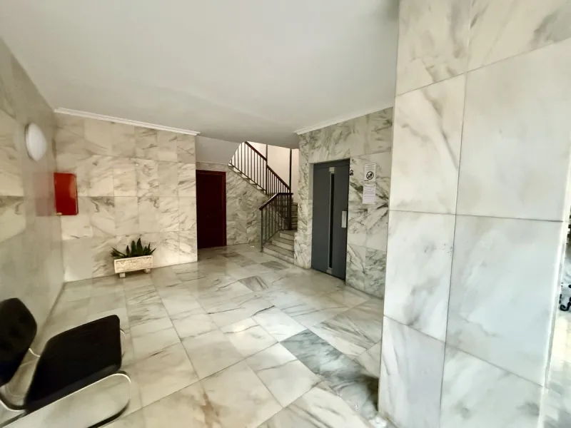 Apartment - Middle Floor Apartment в продаже в Fuengirola, Málaga. В доме 3 спален и 1 ванных комнат. Площадь дома 74 м²