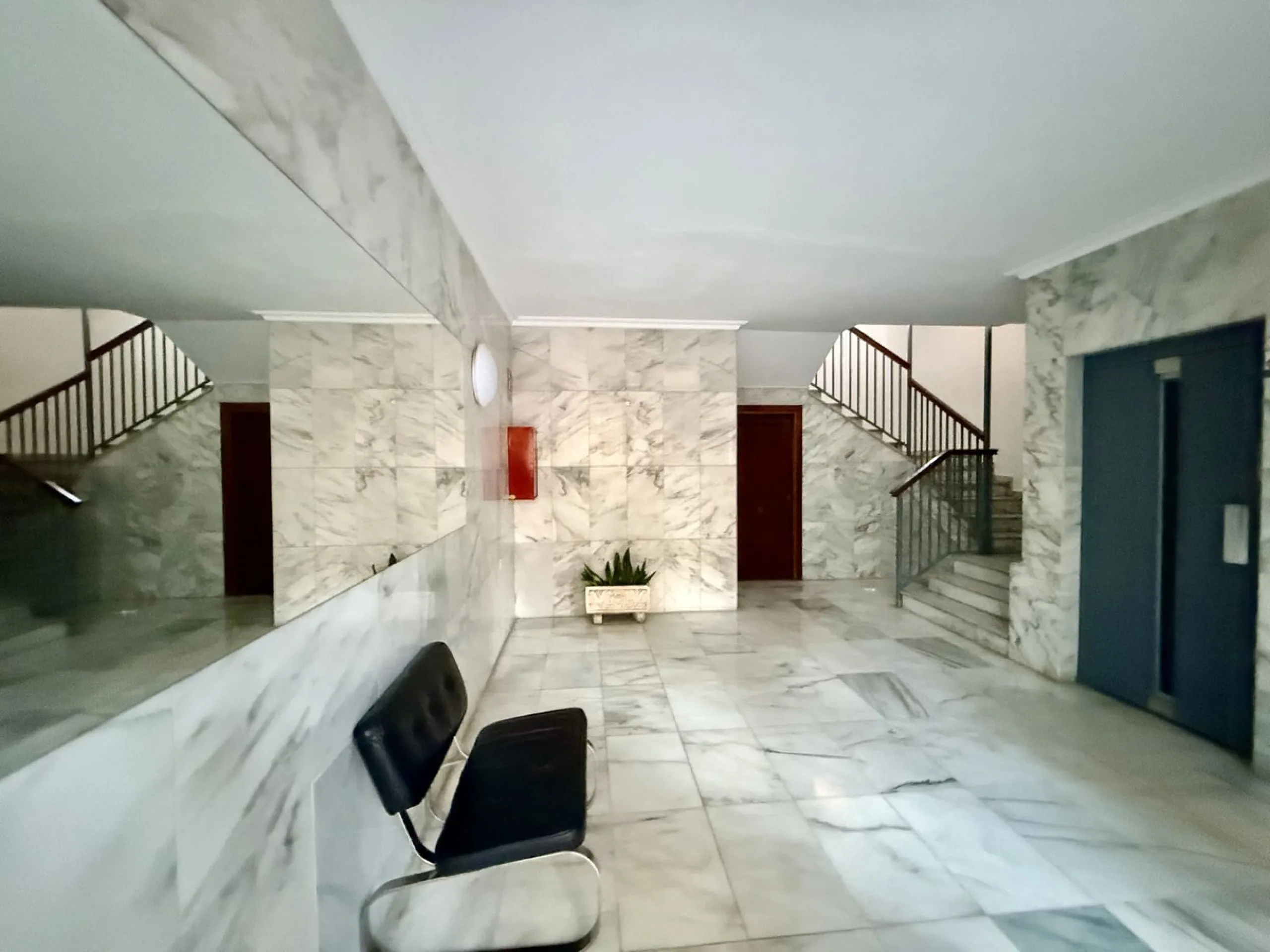 Apartment - Middle Floor Apartment в продаже в Fuengirola, Málaga. В доме 3 спален и 1 ванных комнат. Площадь дома 74 м²