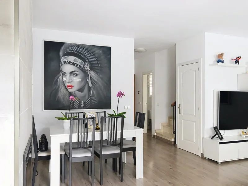 House - Townhouse в продаже в Estepona, Málaga. В доме 3 спален и 2 ванных комнат. Площадь дома 157 м²