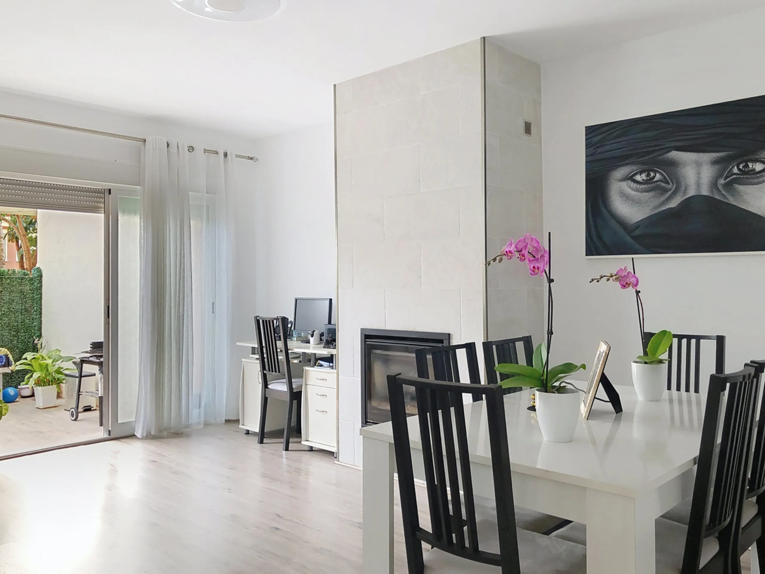 House - Townhouse в продаже в Estepona, Málaga. В доме 3 спален и 2 ванных комнат. Площадь дома 157 м²