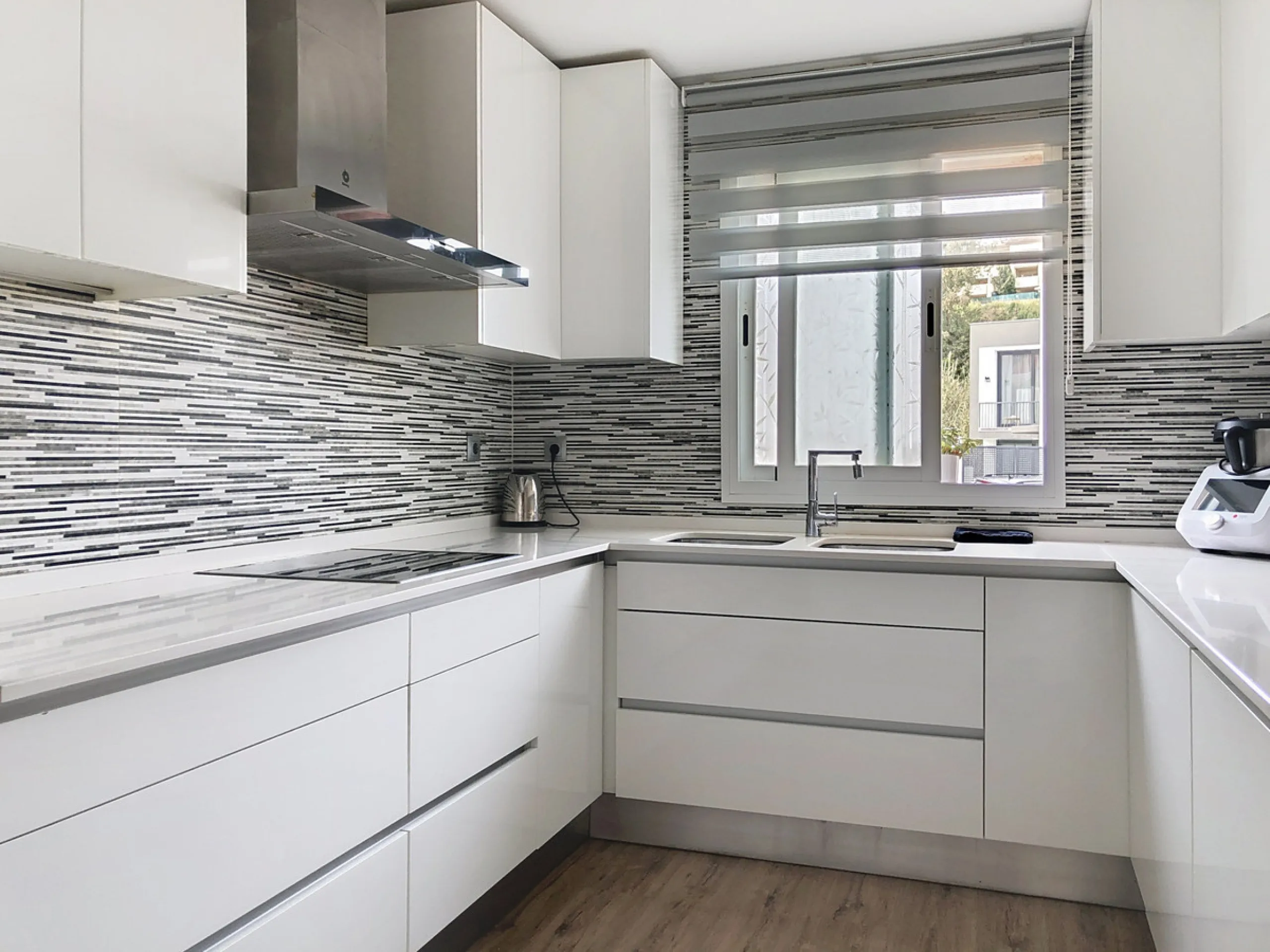 House - Townhouse в продаже в Estepona, Málaga. В доме 3 спален и 2 ванных комнат. Площадь дома 157 м²
