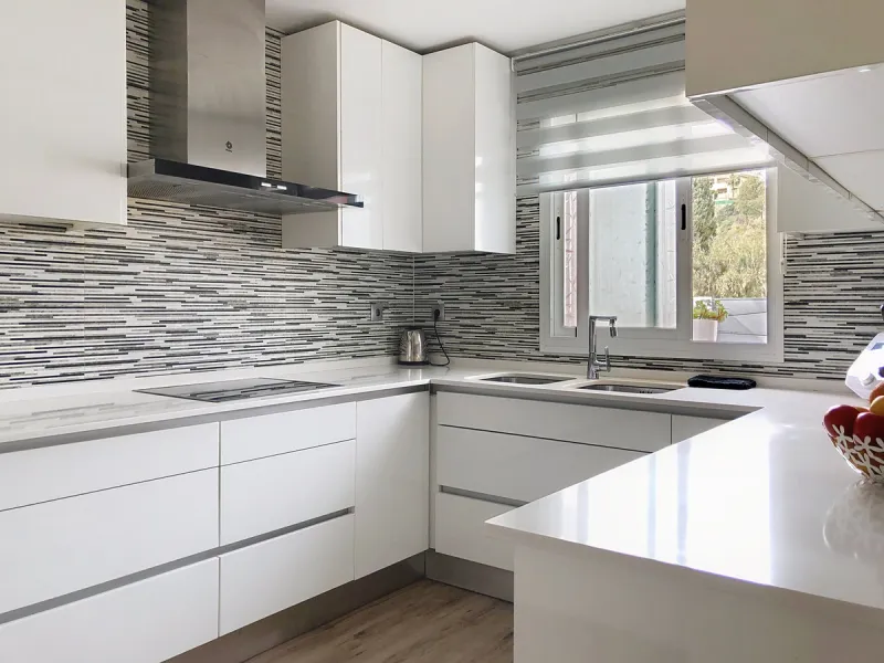 House - Townhouse в продаже в Estepona, Málaga. В доме 3 спален и 2 ванных комнат. Площадь дома 157 м²