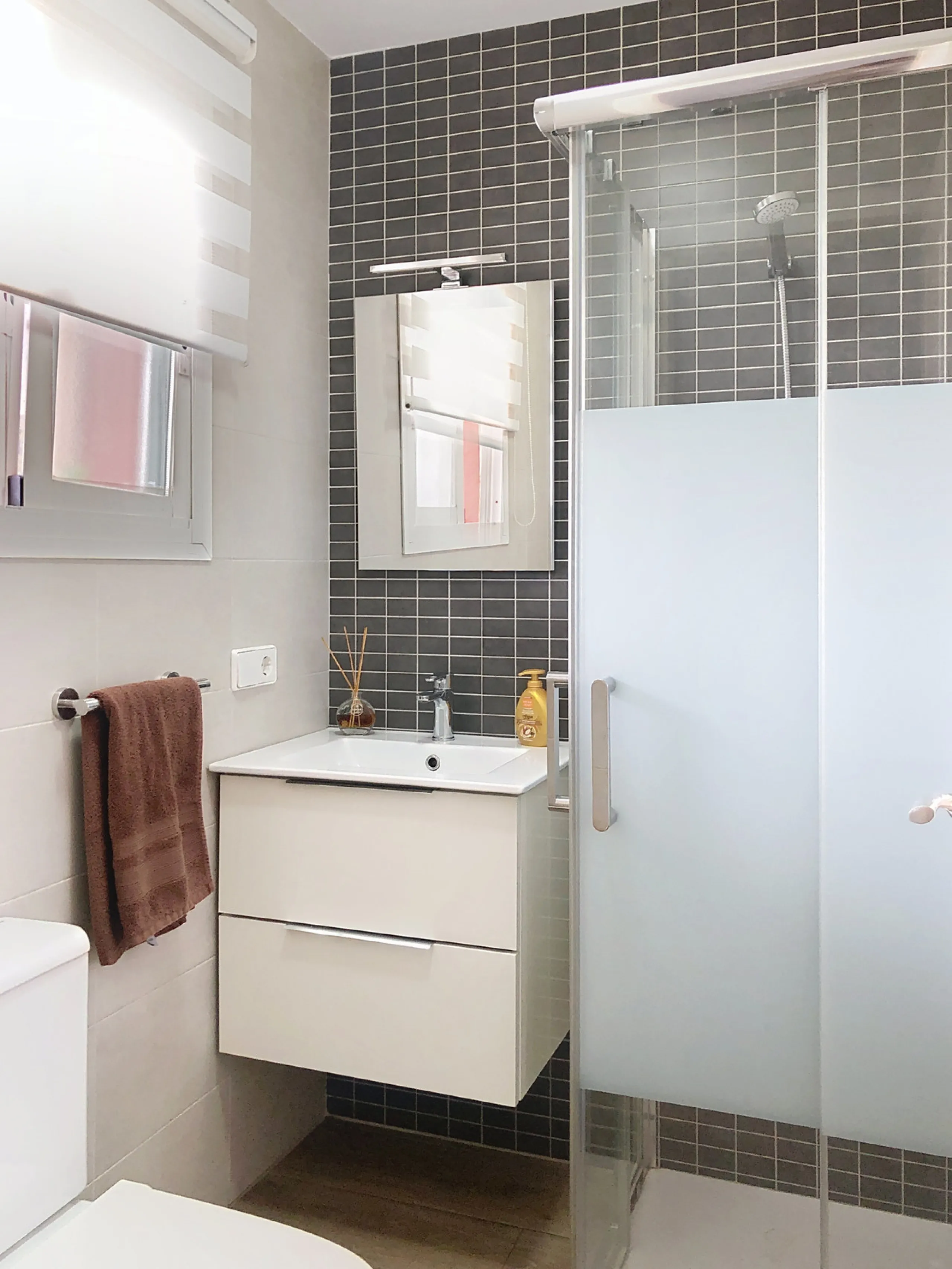 House - Townhouse в продаже в Estepona, Málaga. В доме 3 спален и 2 ванных комнат. Площадь дома 157 м²