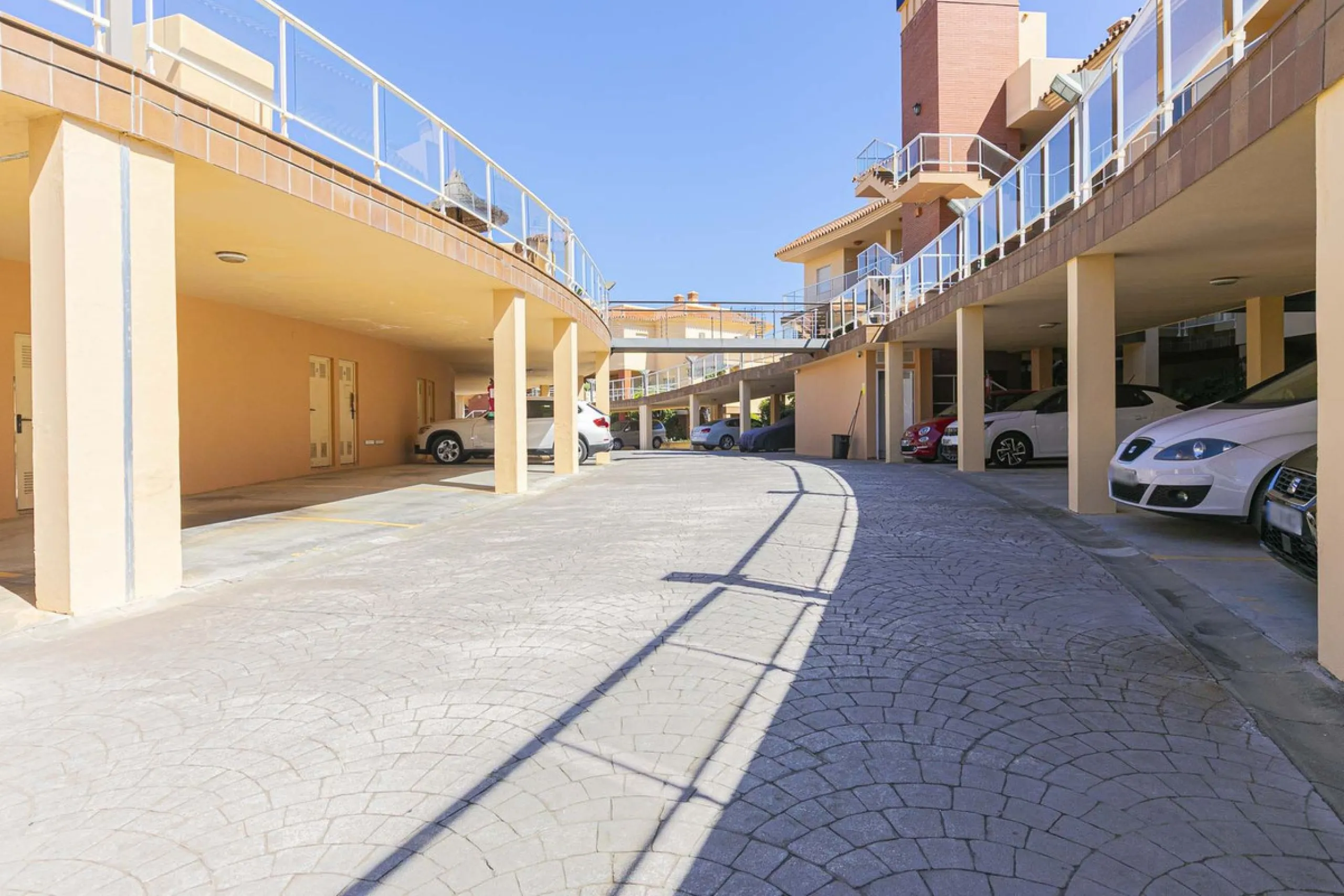 Apartment - Ground Floor Apartment в продаже в Mijas, Málaga. В доме 2 спален и 2 ванных комнат. Площадь дома 89 м². Площадь участка 50 м²