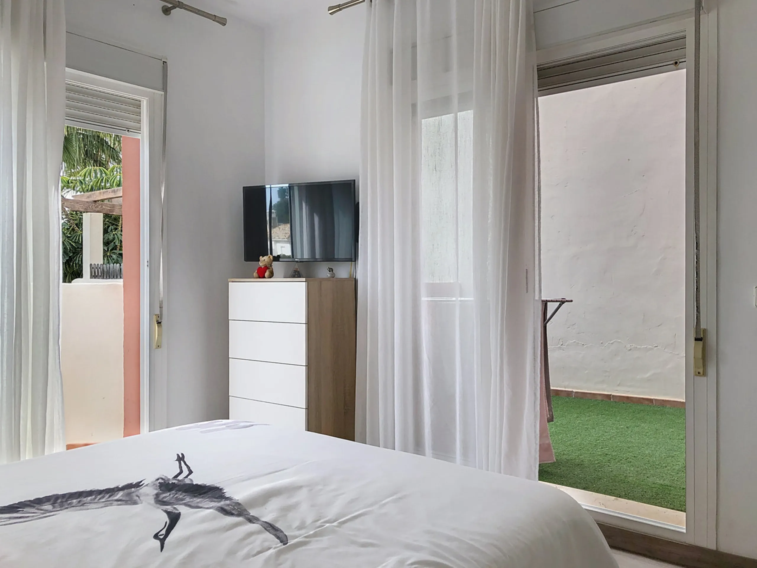 House - Townhouse в продаже в Estepona, Málaga. В доме 3 спален и 2 ванных комнат. Площадь дома 157 м²