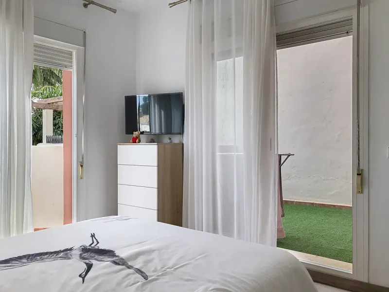 House - Townhouse в продаже в Estepona, Málaga. В доме 3 спален и 2 ванных комнат. Площадь дома 157 м²