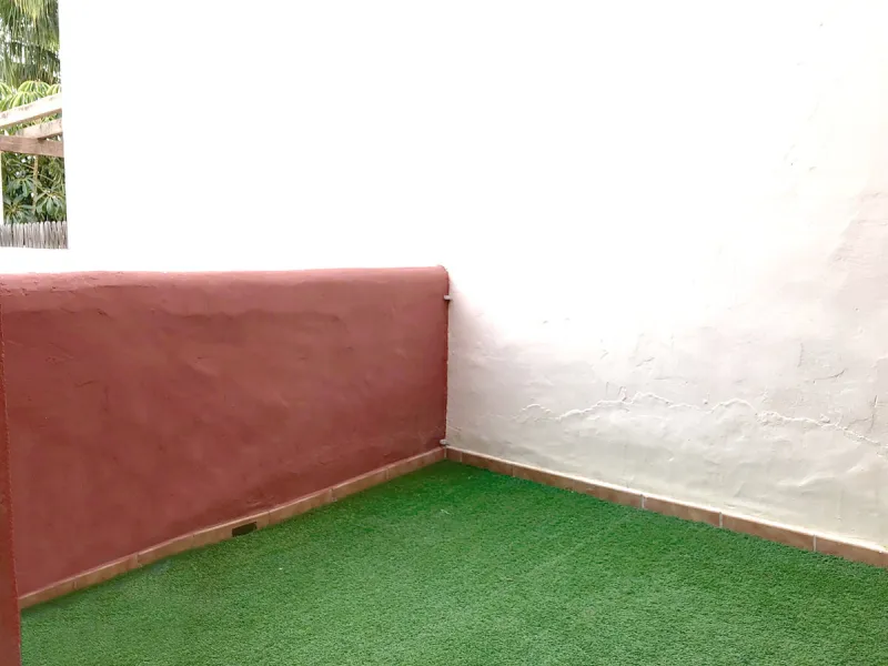 House - Townhouse в продаже в Estepona, Málaga. В доме 3 спален и 2 ванных комнат. Площадь дома 157 м²