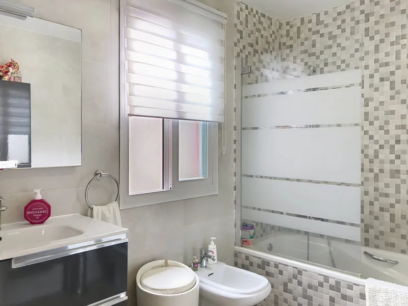 House - Townhouse в продаже в Estepona, Málaga. В доме 3 спален и 2 ванных комнат. Площадь дома 157 м²