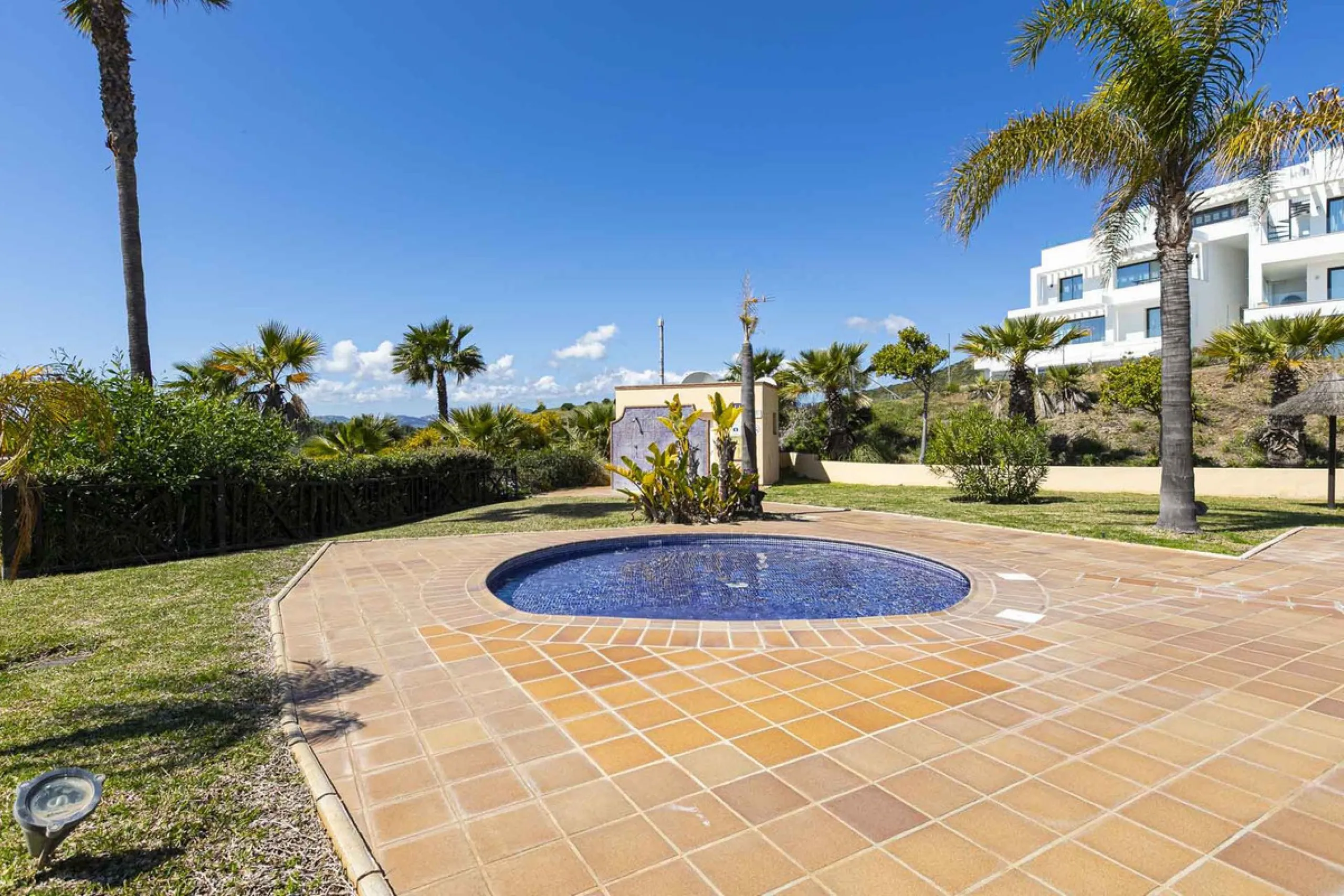Apartment - Ground Floor Apartment в продаже в Mijas, Málaga. В доме 2 спален и 2 ванных комнат. Площадь дома 89 м². Площадь участка 50 м²