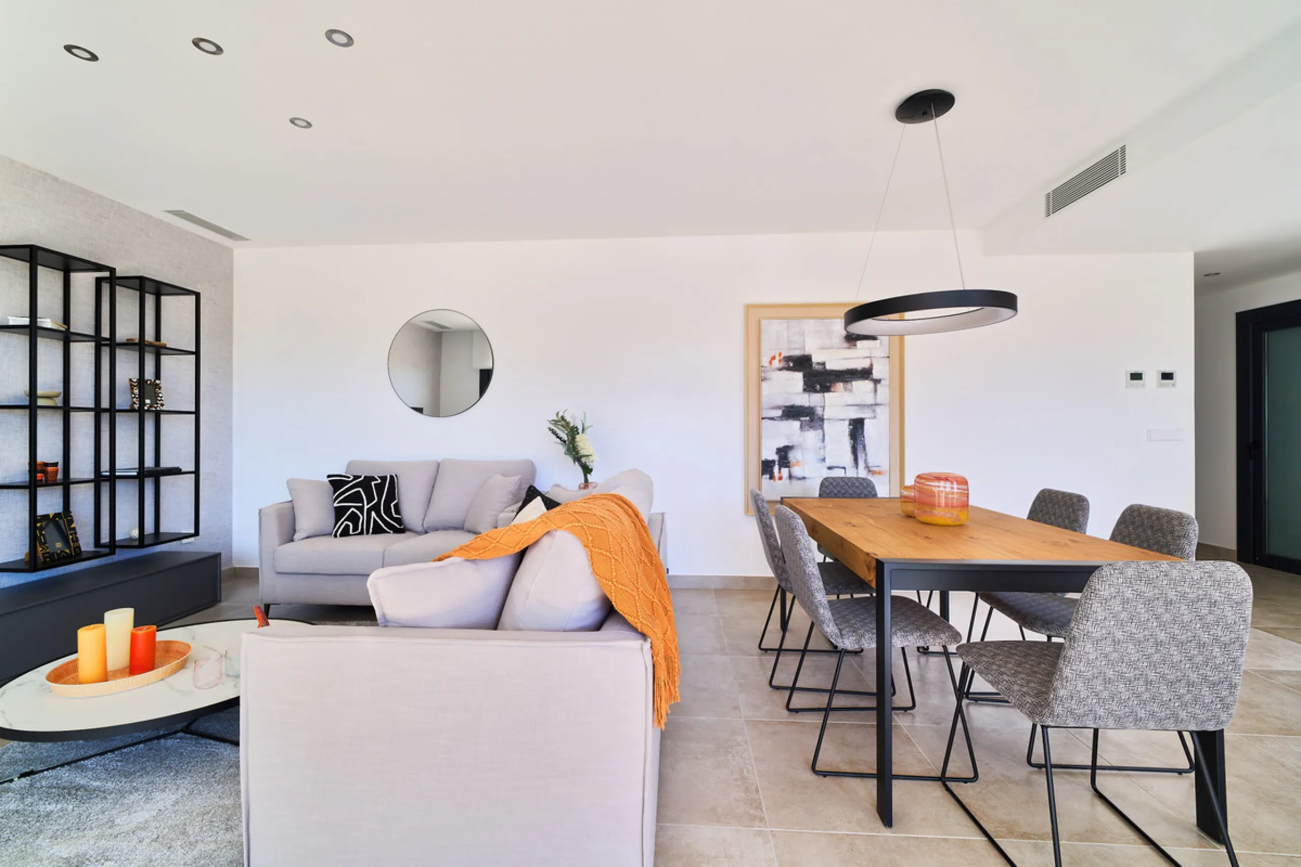 Elegant 3-bedroom, 2-bathroom apartment located on the first floor within an exclusive private residential complex in the Atalaya area, in the golden triangle of Marbella – Estepona – Benahavís.