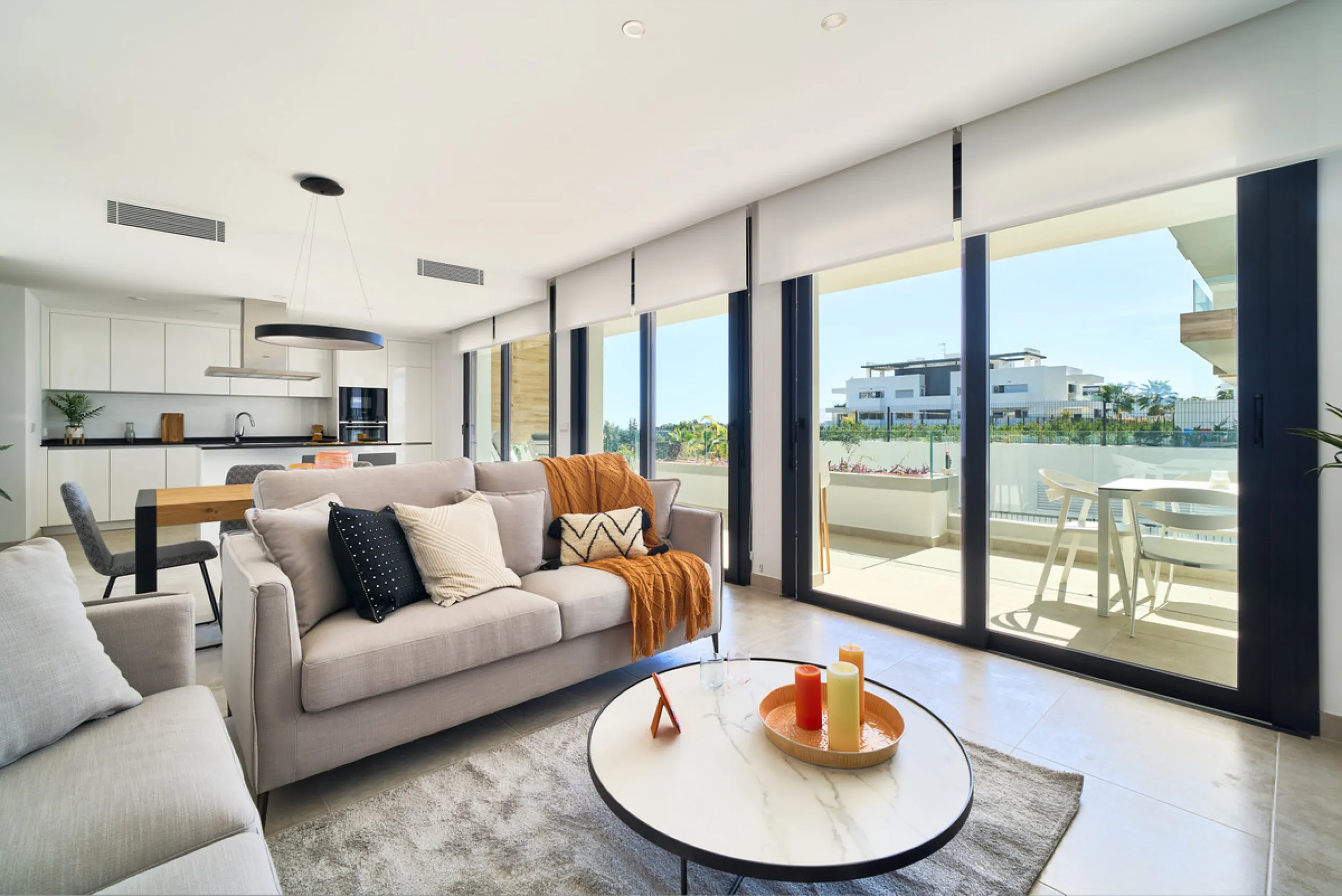 Elegant 3-bedroom, 2-bathroom apartment located on the first floor within an exclusive private residential complex in the Atalaya area, in the golden triangle of Marbella – Estepona – Benahavís.