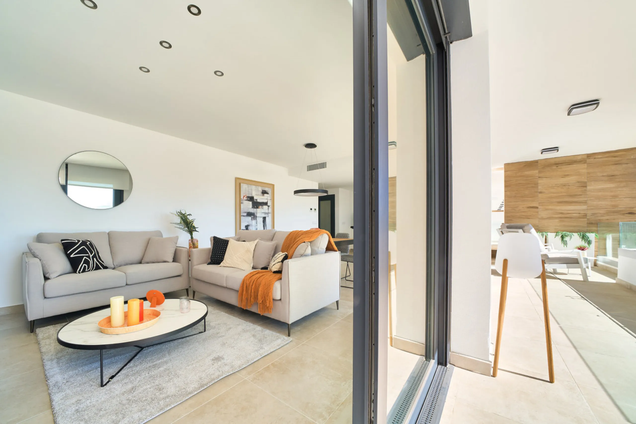 Elegant 3-bedroom, 2-bathroom apartment located on the first floor within an exclusive private residential complex in the Atalaya area, in the golden triangle of Marbella – Estepona – Benahavís.