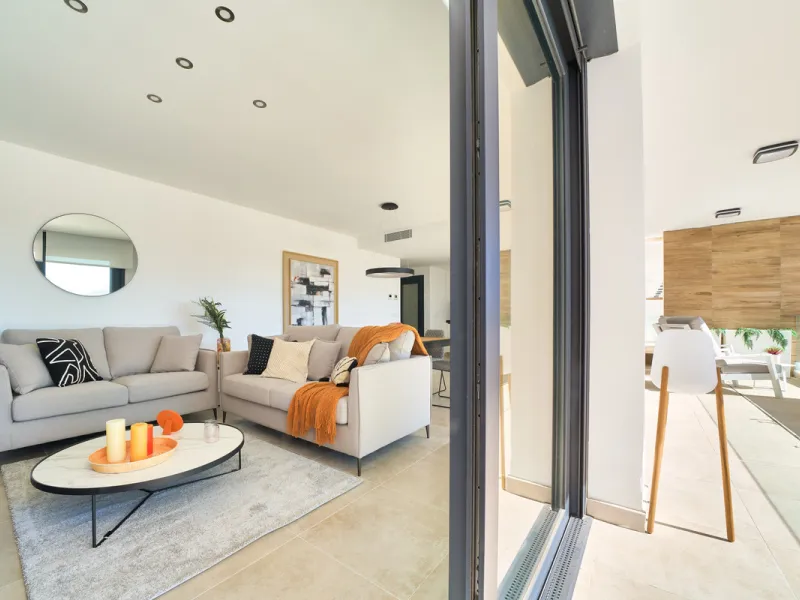 Elegant 3-bedroom, 2-bathroom apartment located on the first floor within an exclusive private residential complex in the Atalaya area, in the golden triangle of Marbella – Estepona – Benahavís.