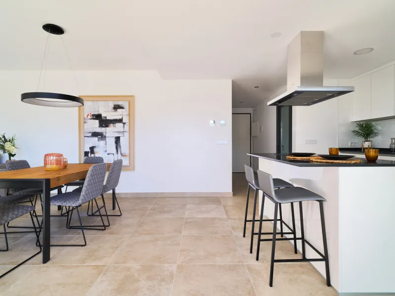Elegant 3-bedroom, 2-bathroom apartment located on the first floor within an exclusive private residential complex in the Atalaya area, in the golden triangle of Marbella – Estepona – Benahavís.