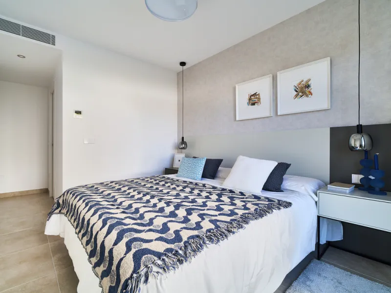Elegant 3-bedroom, 2-bathroom apartment located on the first floor within an exclusive private residential complex in the Atalaya area, in the golden triangle of Marbella – Estepona – Benahavís.