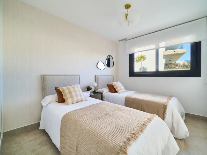 Elegant 3-bedroom, 2-bathroom apartment located on the first floor within an exclusive private residential complex in the Atalaya area, in the golden triangle of Marbella – Estepona – Benahavís.