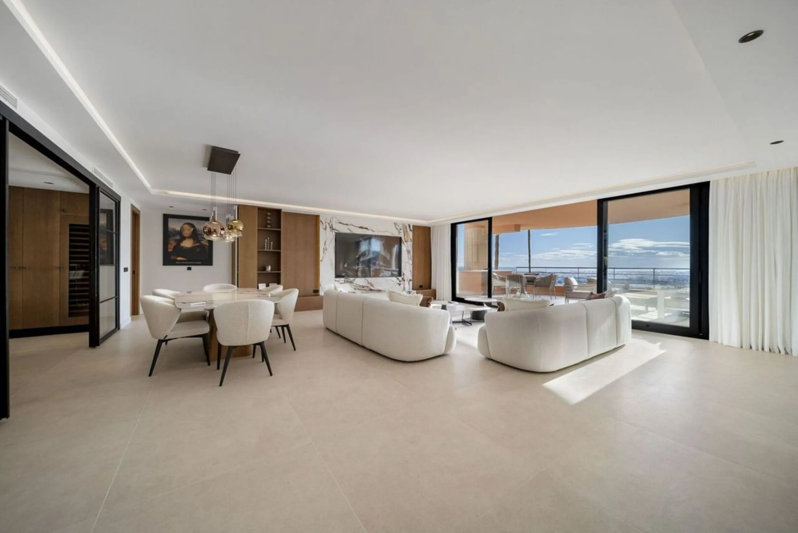Bathed in sunlight and boasting stunning Mediterranean vistas, this south-facing luxury apartment in Magna Marbella represents the pinnacle of contemporary living in the esteemed Golf Valley of Nueva Andalucía.