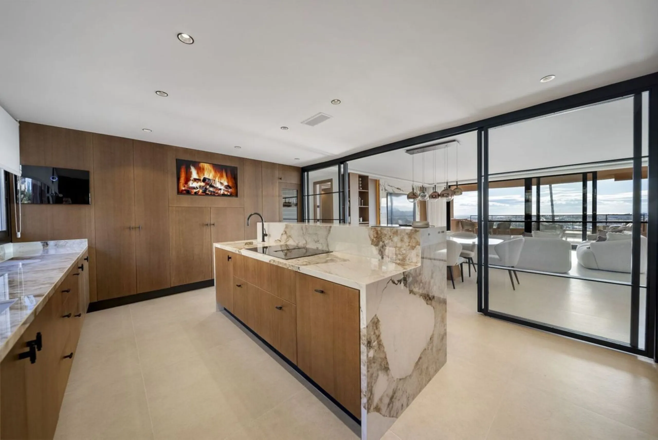 Bathed in sunlight and boasting stunning Mediterranean vistas, this south-facing luxury apartment in Magna Marbella represents the pinnacle of contemporary living in the esteemed Golf Valley of Nueva Andalucía.
