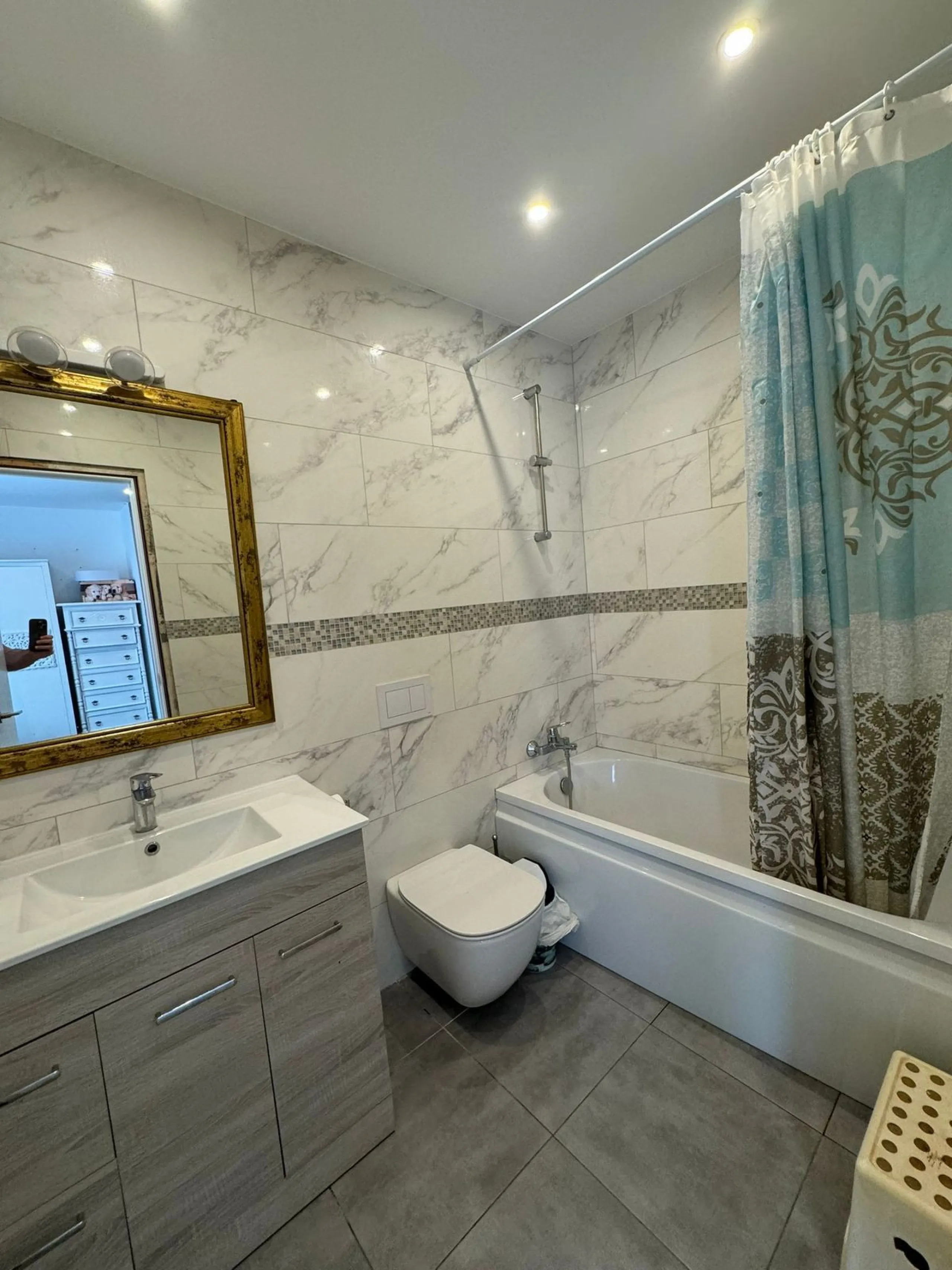 Discover this beautifully designed detached villa in the welcoming and well-appointed Parque Botánico Resort. Offering generous living spaces, private terraces, and access to outstanding community facilities, this home is perfect for those seeking both pr