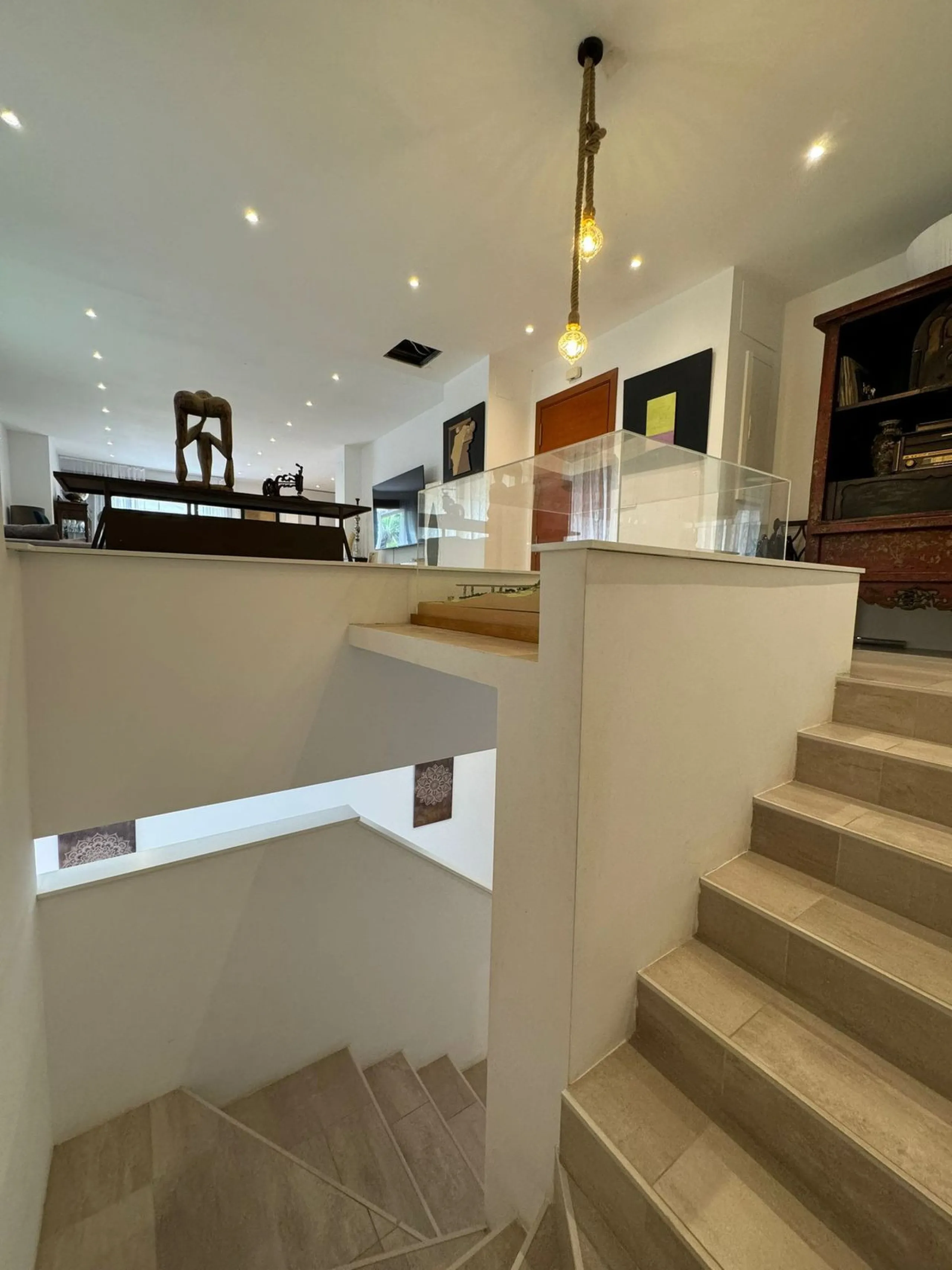 Discover this beautifully designed detached villa in the welcoming and well-appointed Parque Botánico Resort. Offering generous living spaces, private terraces, and access to outstanding community facilities, this home is perfect for those seeking both pr