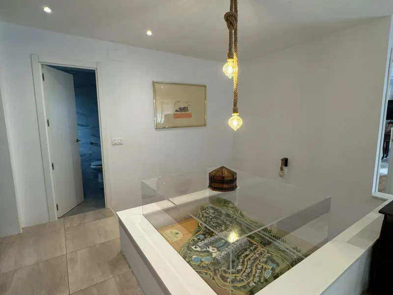 Discover this beautifully designed detached villa in the welcoming and well-appointed Parque Botánico Resort. Offering generous living spaces, private terraces, and access to outstanding community facilities, this home is perfect for those seeking both pr