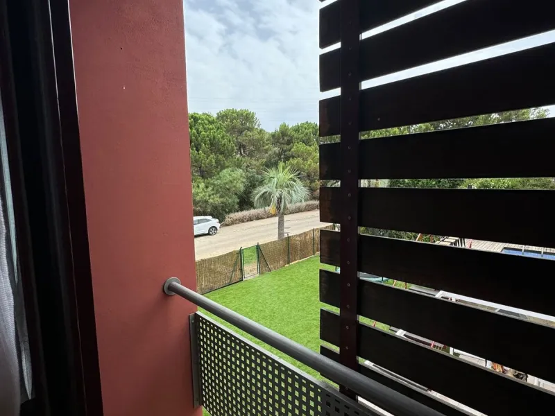 Discover this beautifully designed detached villa in the welcoming and well-appointed Parque Botánico Resort. Offering generous living spaces, private terraces, and access to outstanding community facilities, this home is perfect for those seeking both pr
