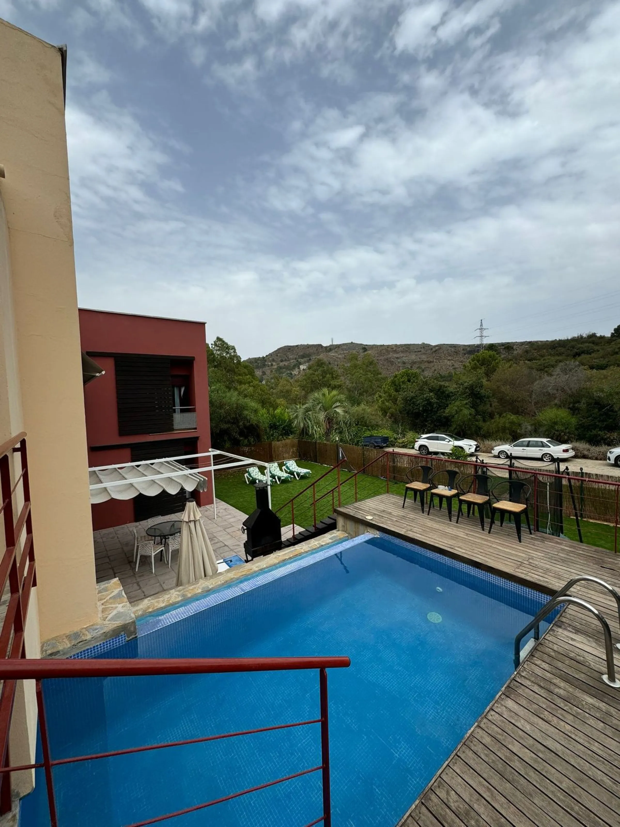 Discover this beautifully designed detached villa in the welcoming and well-appointed Parque Botánico Resort. Offering generous living spaces, private terraces, and access to outstanding community facilities, this home is perfect for those seeking both pr