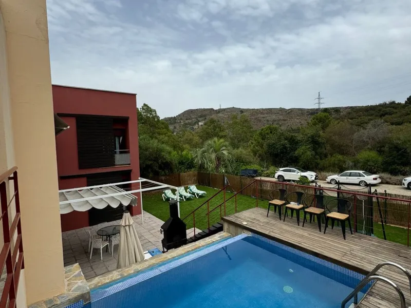 Discover this beautifully designed detached villa in the welcoming and well-appointed Parque Botánico Resort. Offering generous living spaces, private terraces, and access to outstanding community facilities, this home is perfect for those seeking both pr
